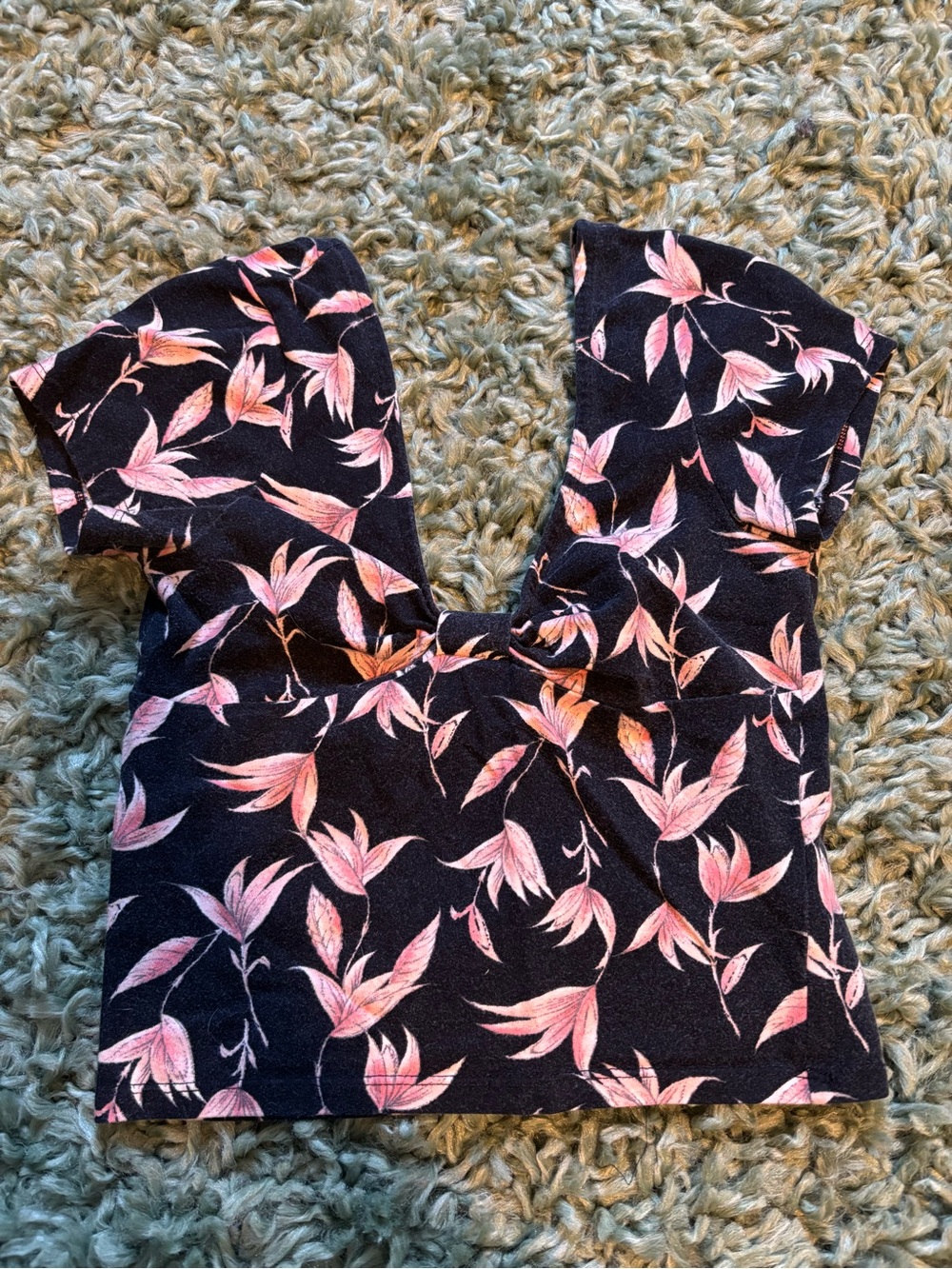 🖤Floral Crop Tee